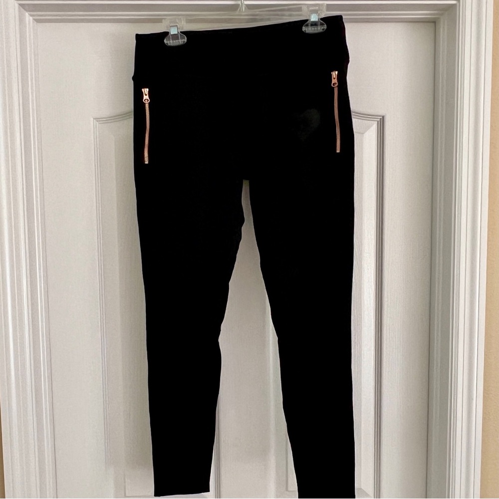 Glyder Leggings in black, size L.